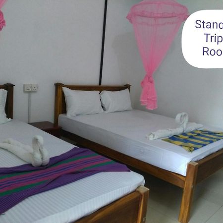 Golden Beach Inn Тринкомале Екстериор снимка
